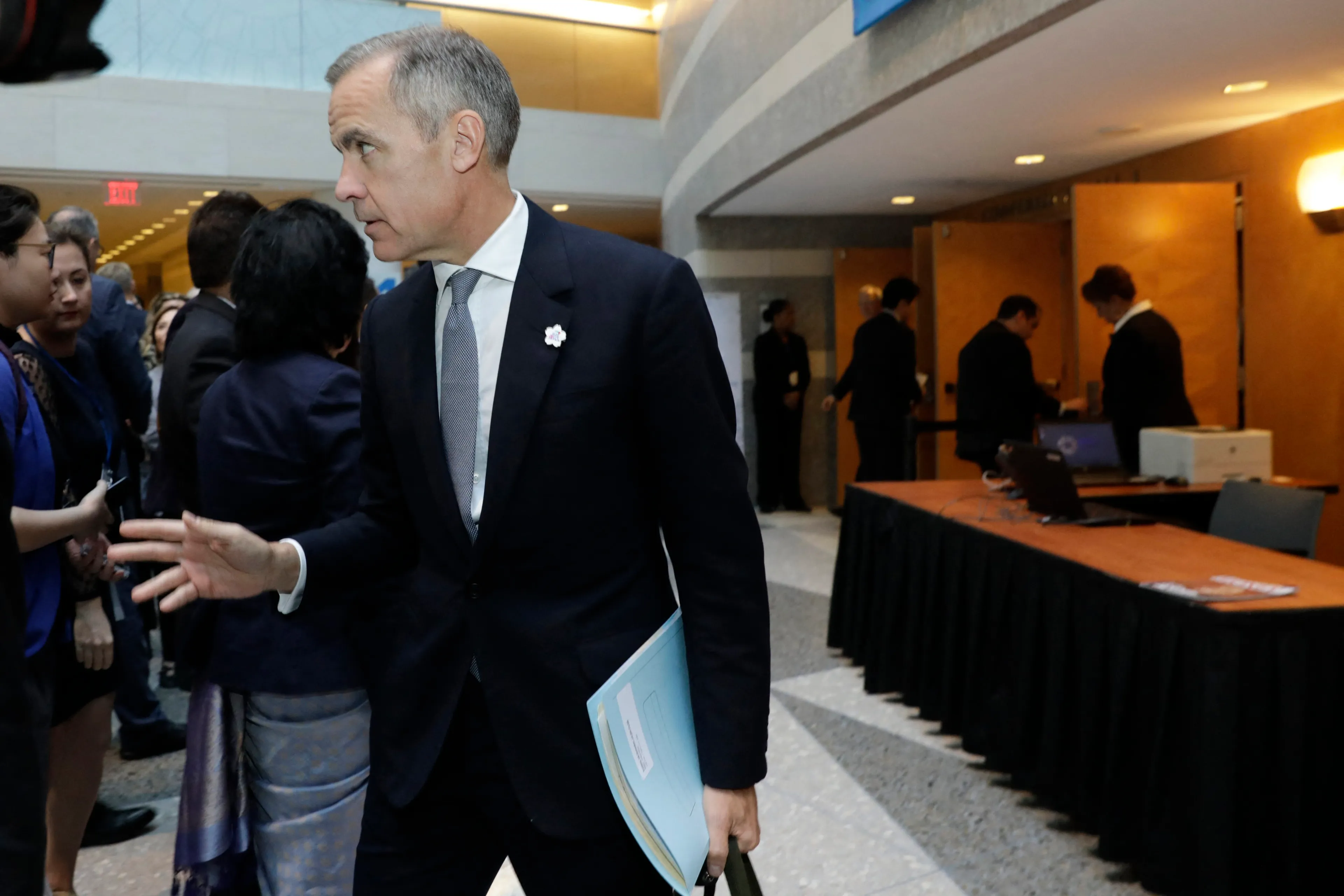 Carney leaves after a G-20 finance ministers plenary during the IMF-World Bank annual meeting in Washington on Oct. 18, 2019 (CP/Yuri Gripas/ABACAPRESS.COM)