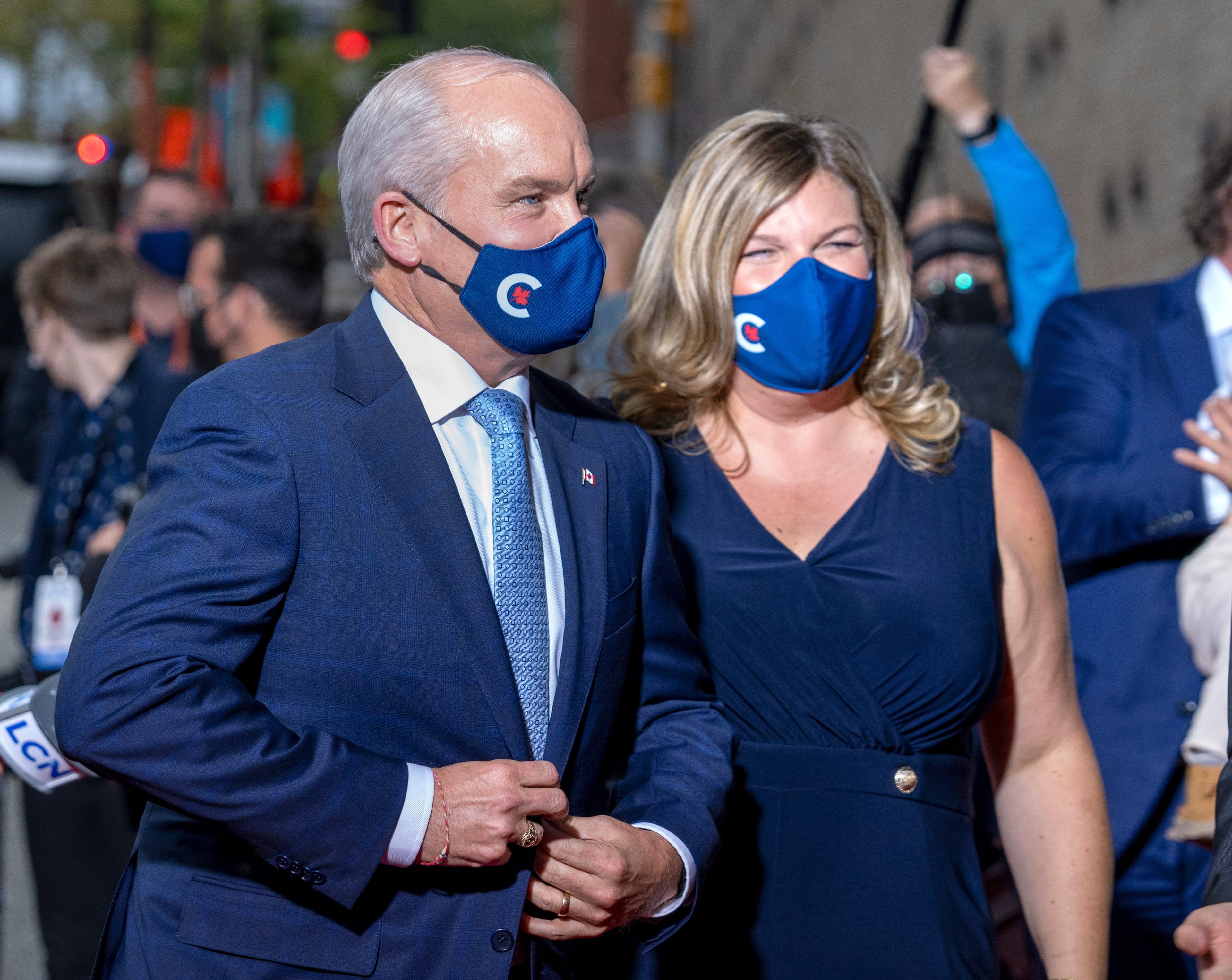 O'Toole and his wife Rebecca arrive for the TVA French language debate in Montreal on Sept. 2, 2021 (Frank Gunn/CP)