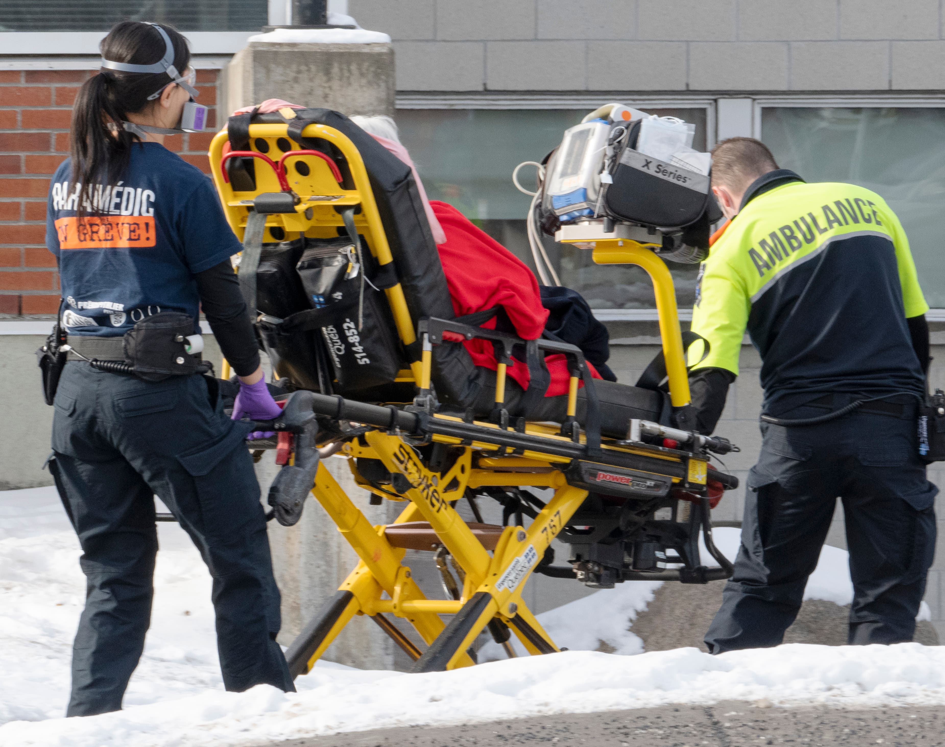 Omicron is wreaking havoc in Canadian hospitals