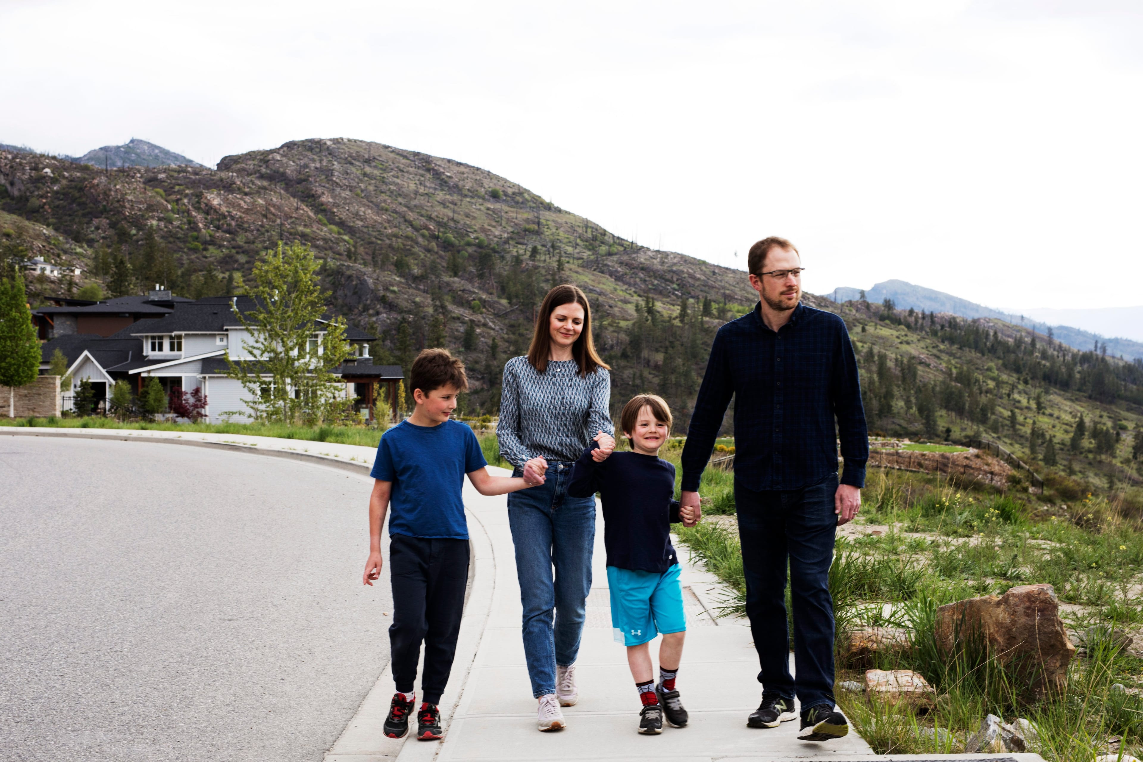 The Grants get to gaze at B.C.’s breathtaking Okanagan Lake on their daily neighbourhood walks. (Photography by Melissa Renwick)