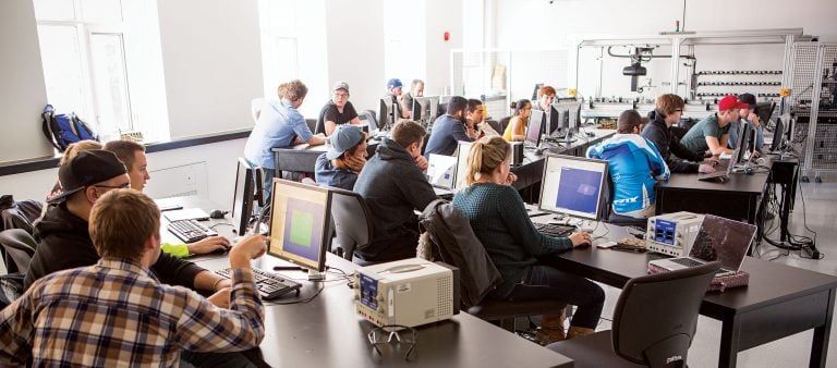 Guelph students in computer lab