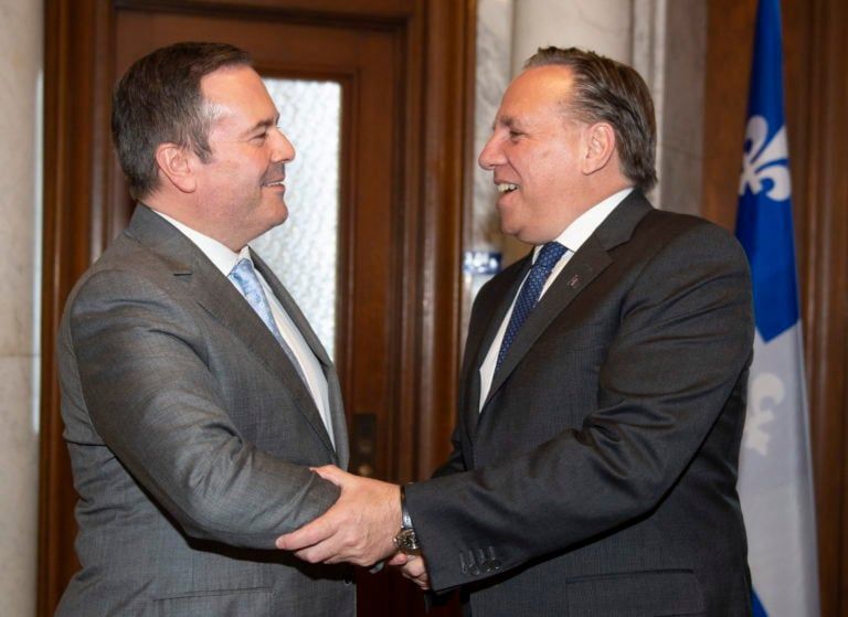 Alberta Premier Jason Kenney, left, with Quebec Premier Francois Legault durin a 2019 visit to Quebec City (Jacques Boissinot/CP)
