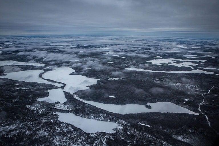 The land surrounding Neskantaga First Nation as seen from a plane descending into the reservation. (Photograph by Chris Donovan )