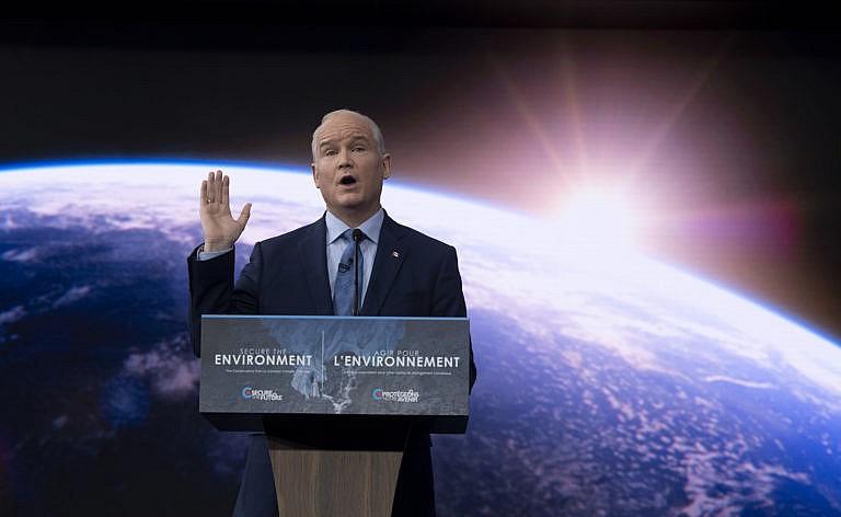 O'Toole speaks about climate change during an announcement in Ottawa on April 15, 2021 (CP/Adrian Wyld)