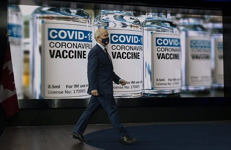 Conservative Party leader Erin O'Toole walks to the podium at a news conference in Ottawa, on April 29, 2021 (Adrian Wyld/CP)
