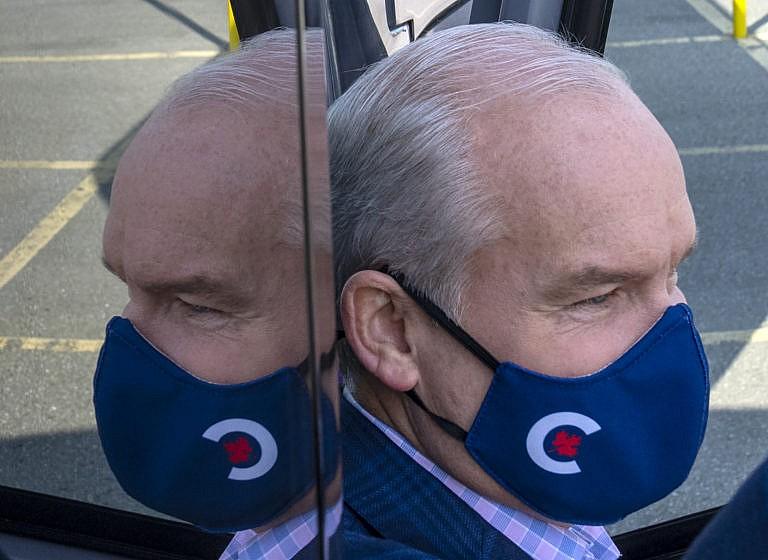 O'Toole gets off his bus at a campaign announcement in Whitby, Ont., on Sept. 11, 2021 (Frank Gunn/CP)