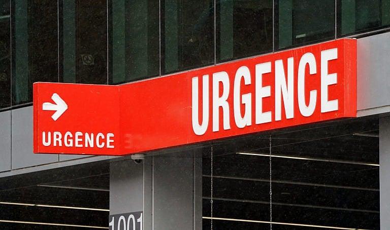 Sign indicating the emergency entrance at the CHUM hospital in Montreal, Que., Jan. 7, 2022. (Mario Beauregard/Canadian Press)