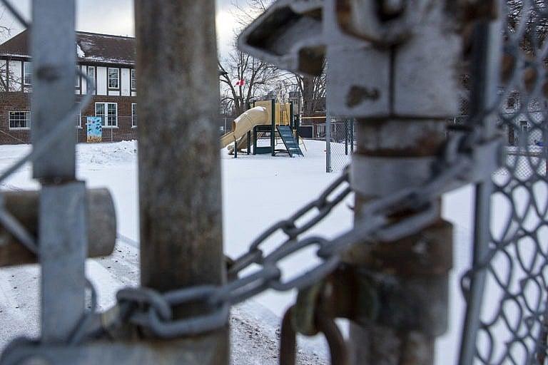 An empty schoolyard in Kingston, Ont., on Jan. 4, 2022 (Lars Hagberg/CP)